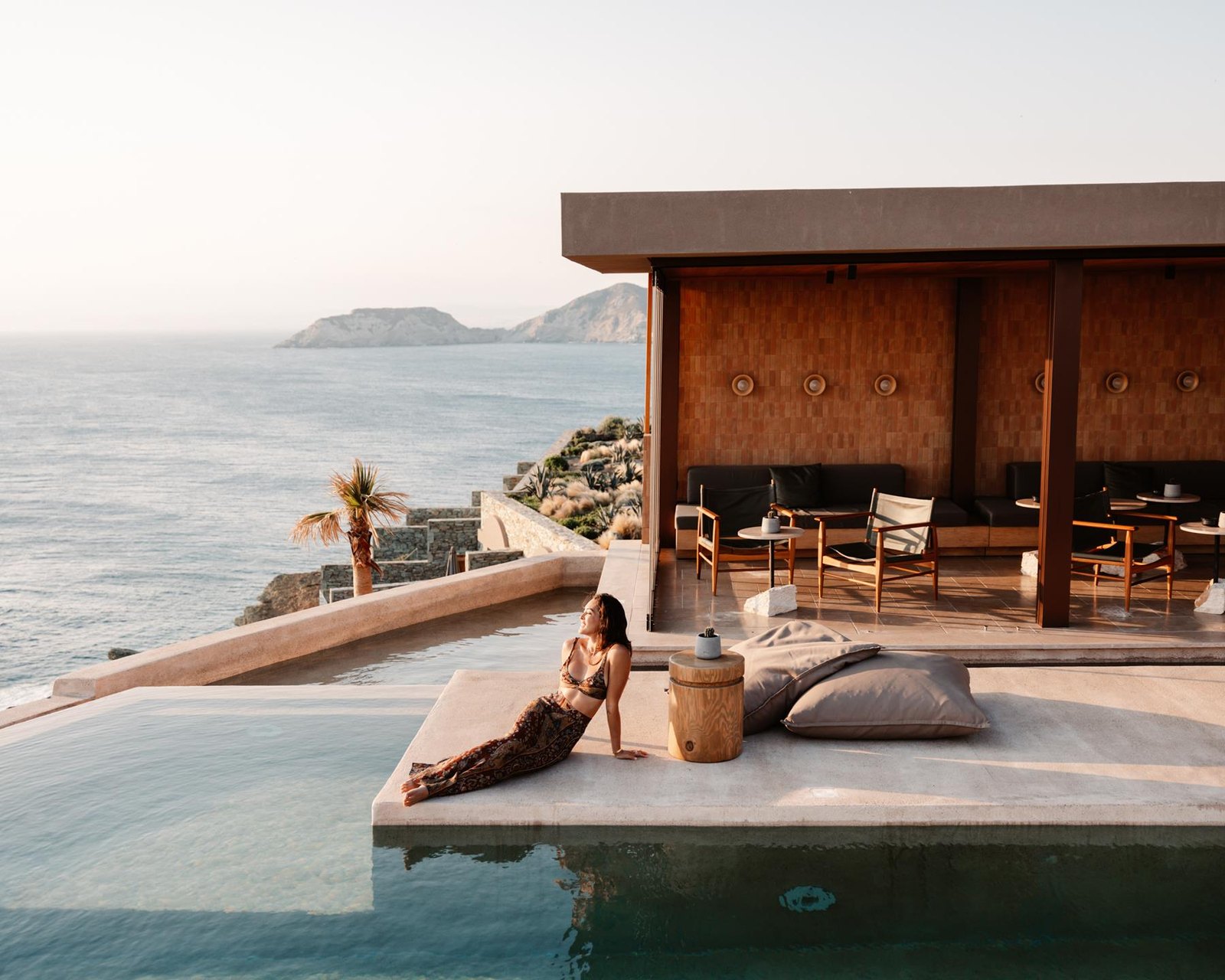 Acro Suites