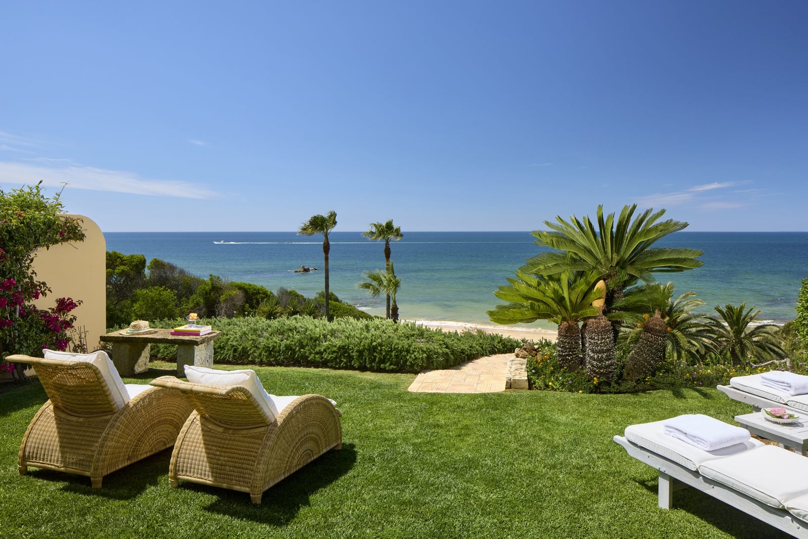 Dónde sigue siendo verano en octubre: cinco hoteles para el sol de otoño